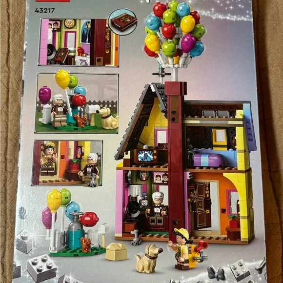 LEGO Disney 100th Anniversary Set - Picture 2 of 3